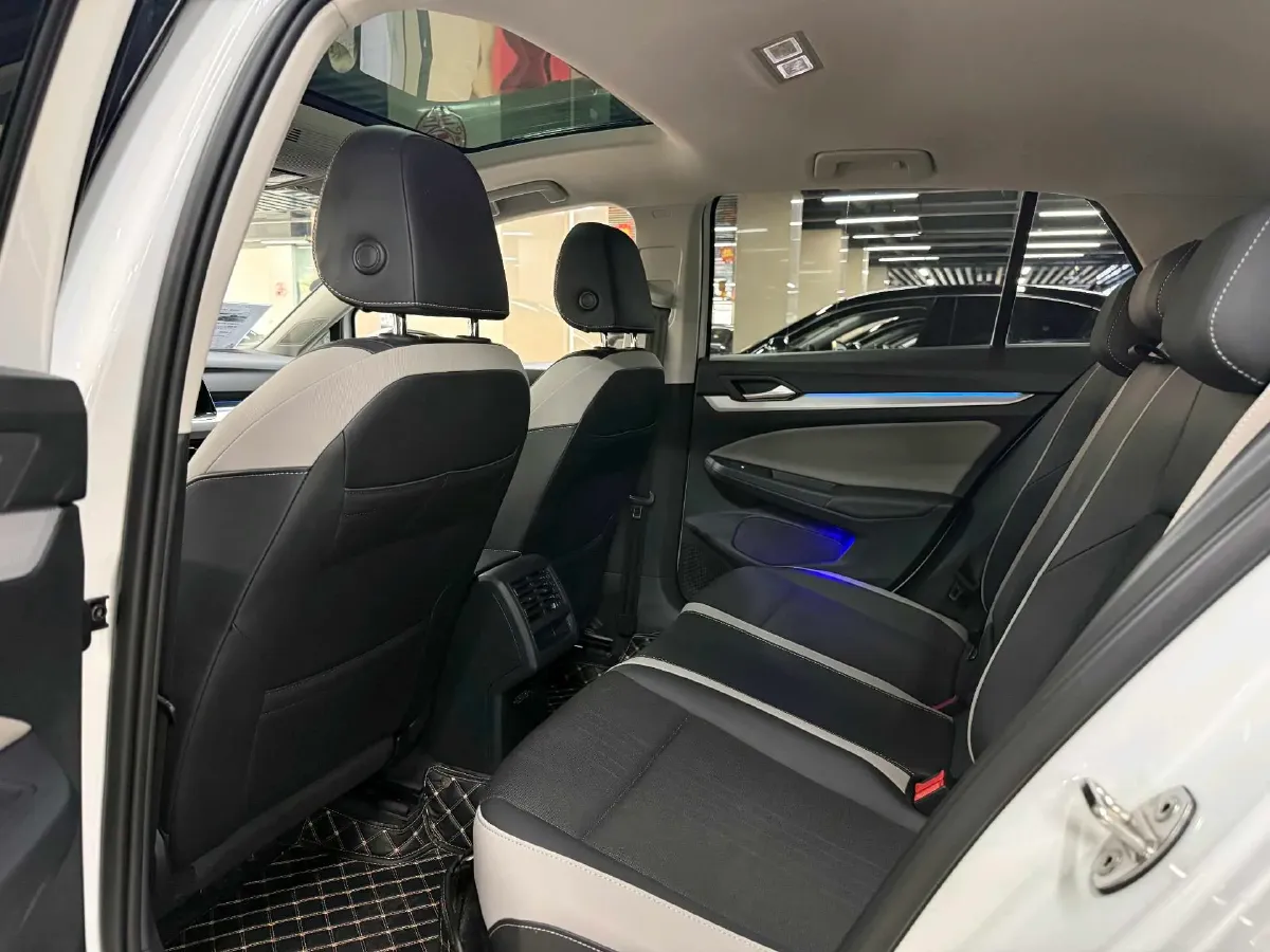 2021 Volkswagen Golf 1.2T 116HP L4 7DCT,autocango,china used car exporter,china ev exporter,chinese used car exporter,chinese used ev exporter