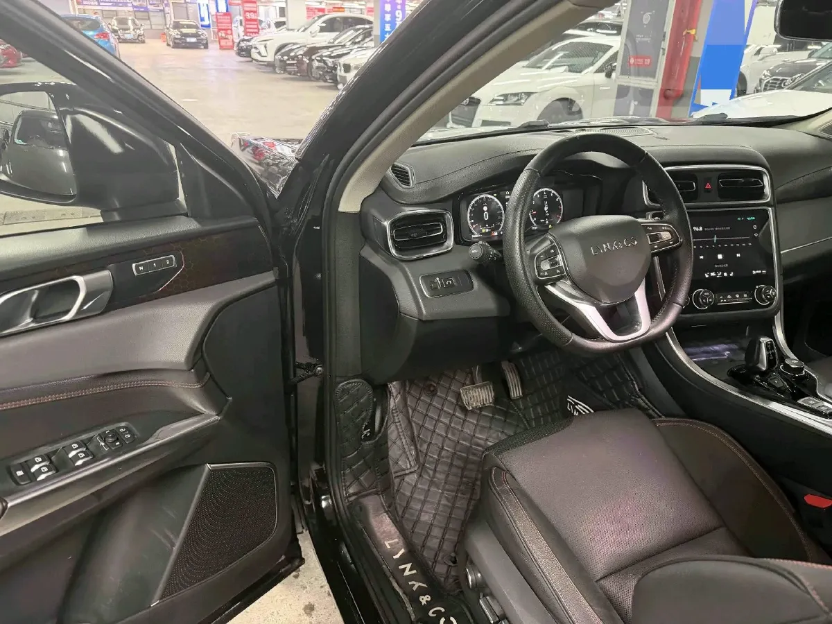 2019 LYNK&CO 01 2.0T 190HP L4 7DCT,autocango,china used car exporter,china ev exporter,chinese used car exporter,chinese used ev exporter