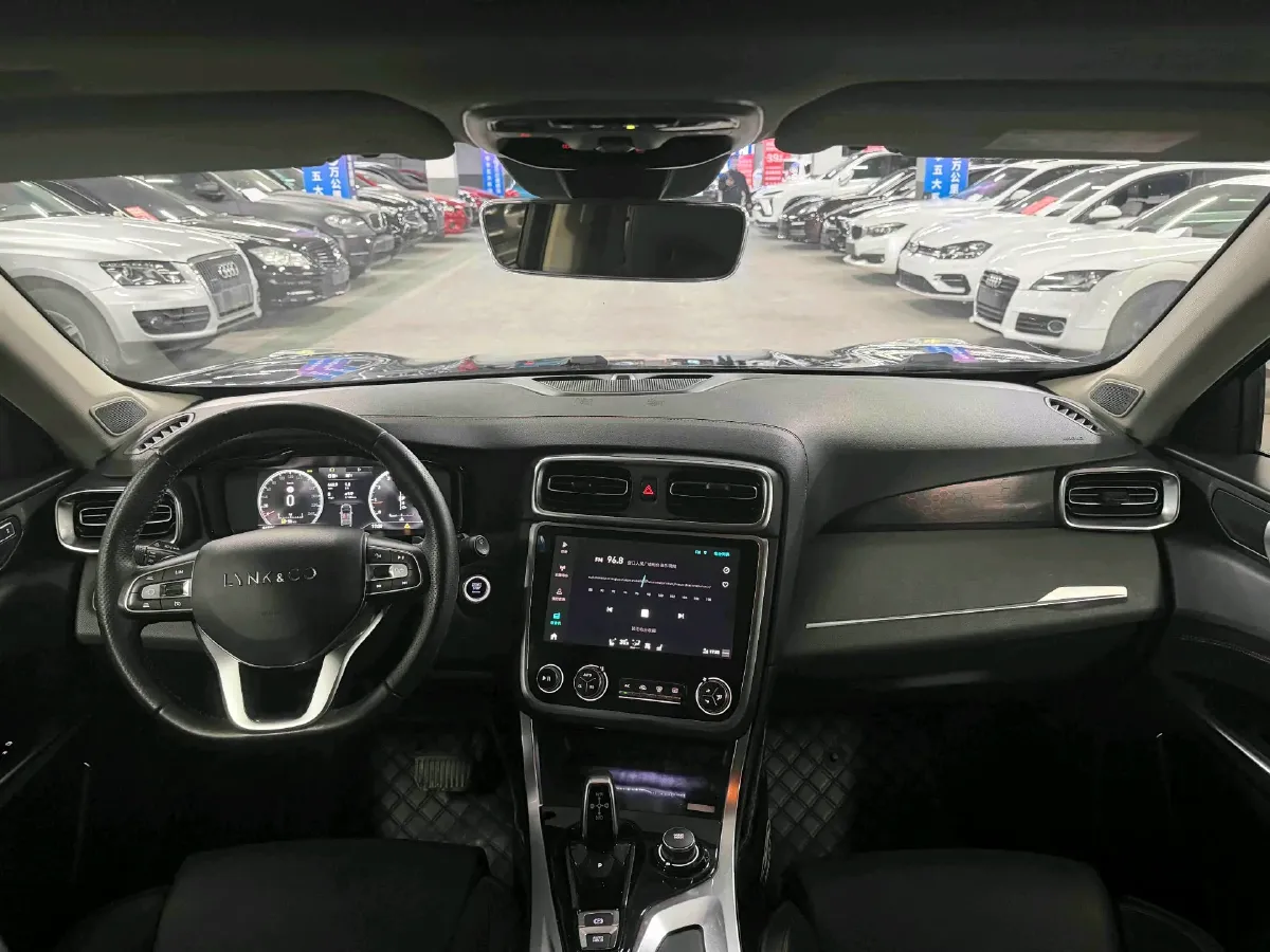 2019 LYNK&CO 01 2.0T 190HP L4 7DCT,autocango,china used car exporter,china ev exporter,chinese used car exporter,chinese used ev exporter