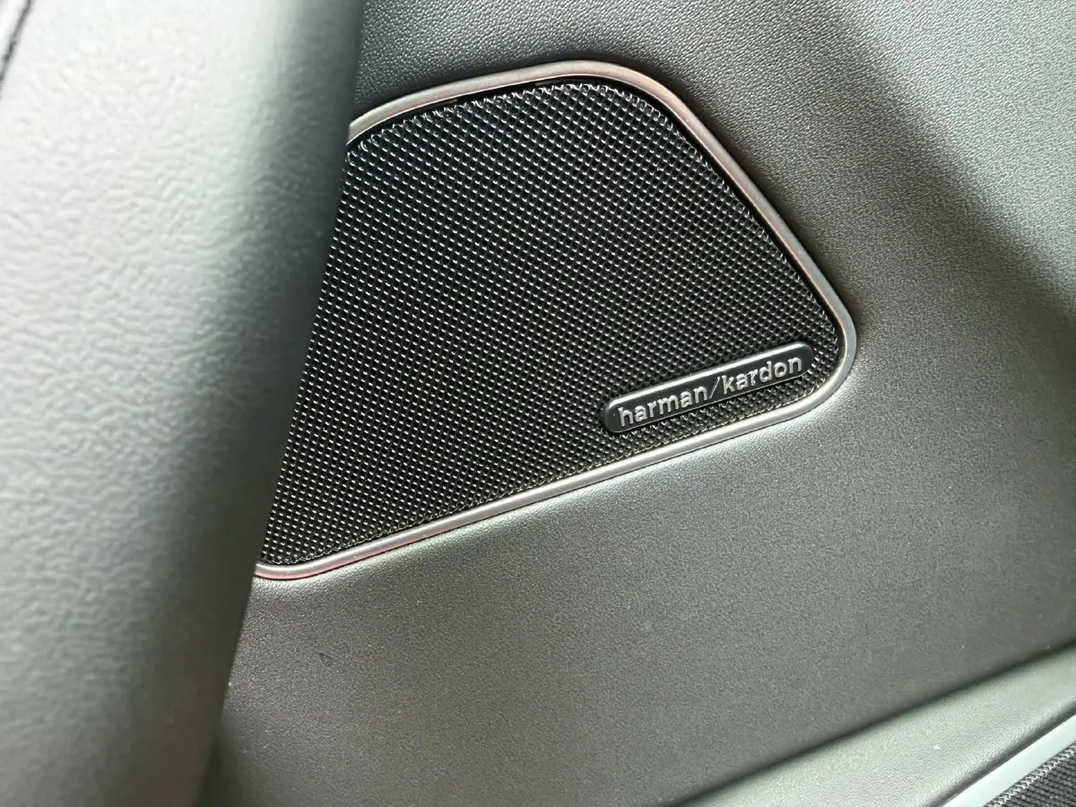 2022 Maserati Levante 2.0T 330HP L4 8AT,autocango,china used car exporter,china ev exporter,chinese used car exporter,chinese used ev exporter