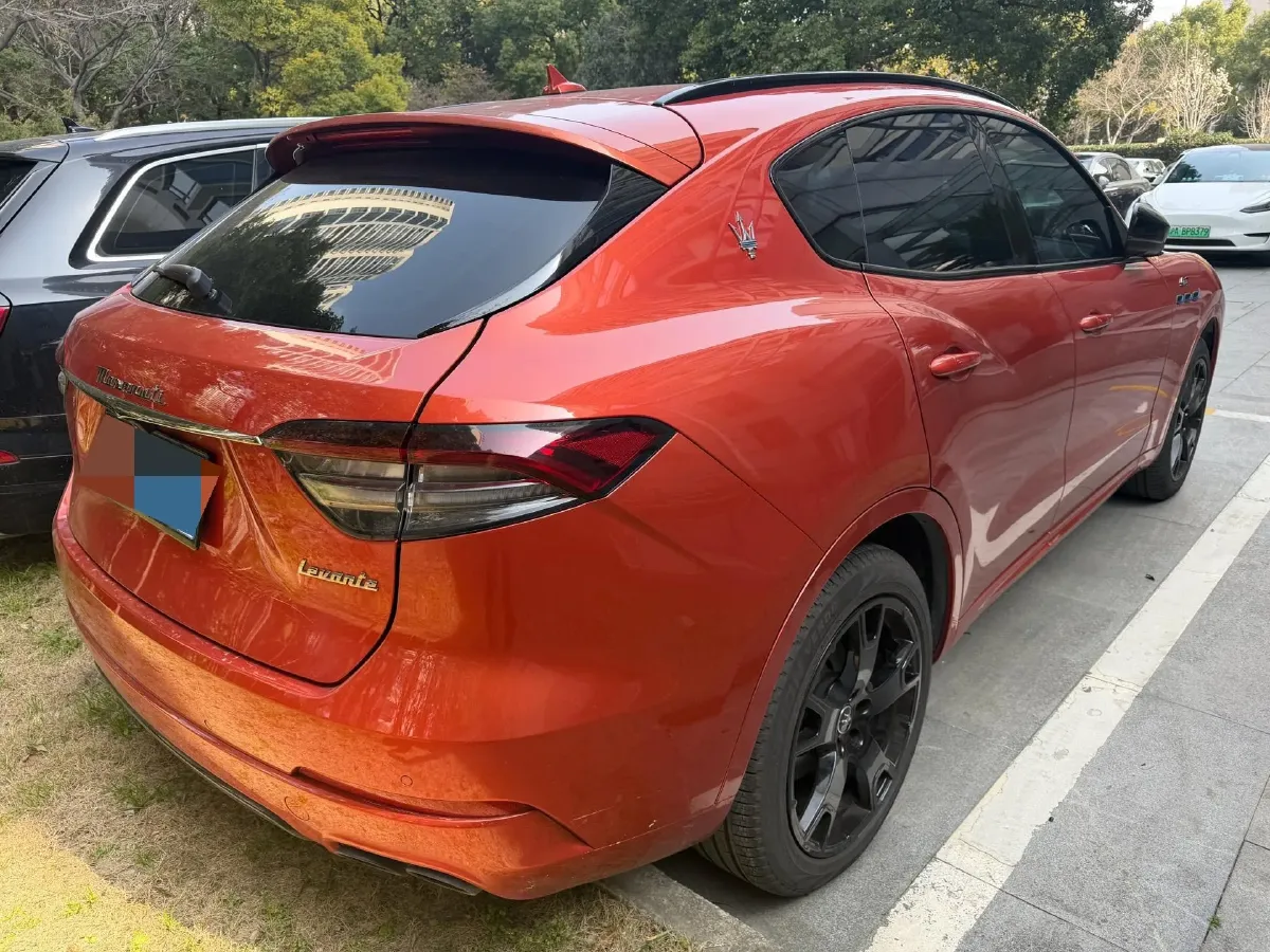 2022 Maserati Levante 2.0T 330HP L4 8AT,autocango,china used car exporter,china ev exporter,chinese used car exporter,chinese used ev exporter