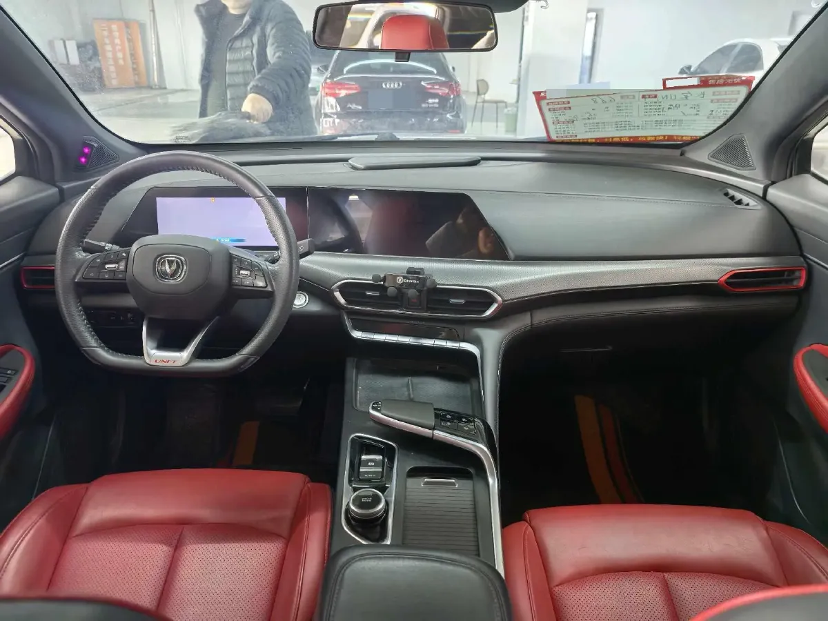 2020 ChangAn UNI-T 1.5T 180HP L4 7DCT,autocango,china used car exporter,china ev exporter,chinese used car exporter,chinese used ev exporter