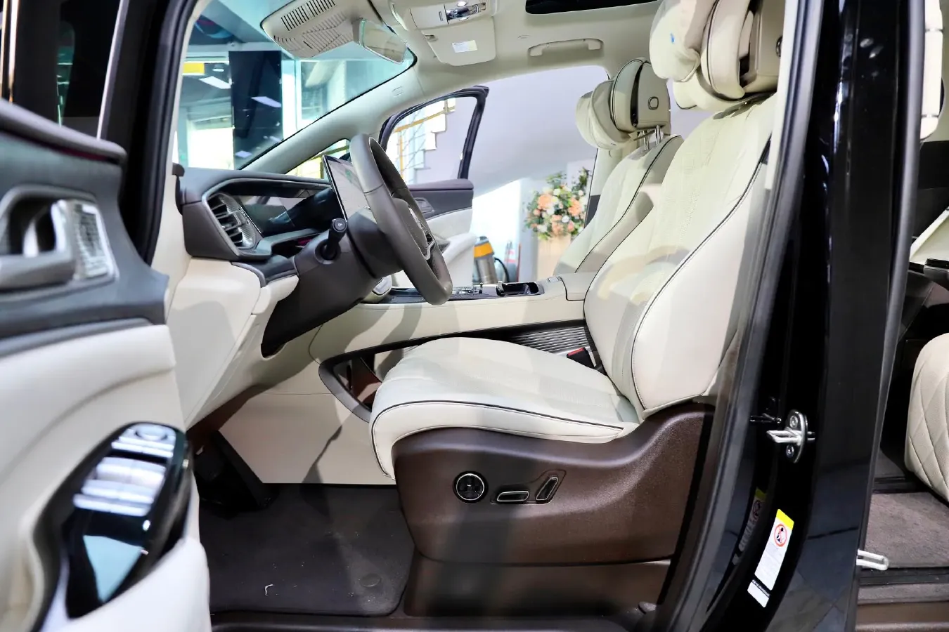 2024 Denza D9 1.5T 139HP L4 E-CVT PHEV 40KWH,autocango,china used car exporter,china ev exporter,chinese used car exporter,chinese used ev exporter