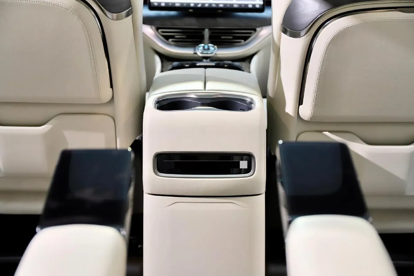 2024 Denza D9 1.5T 139HP L4 E-CVT PHEV 40KWH,autocango,china used car exporter,china ev exporter,chinese used car exporter,chinese used ev exporter