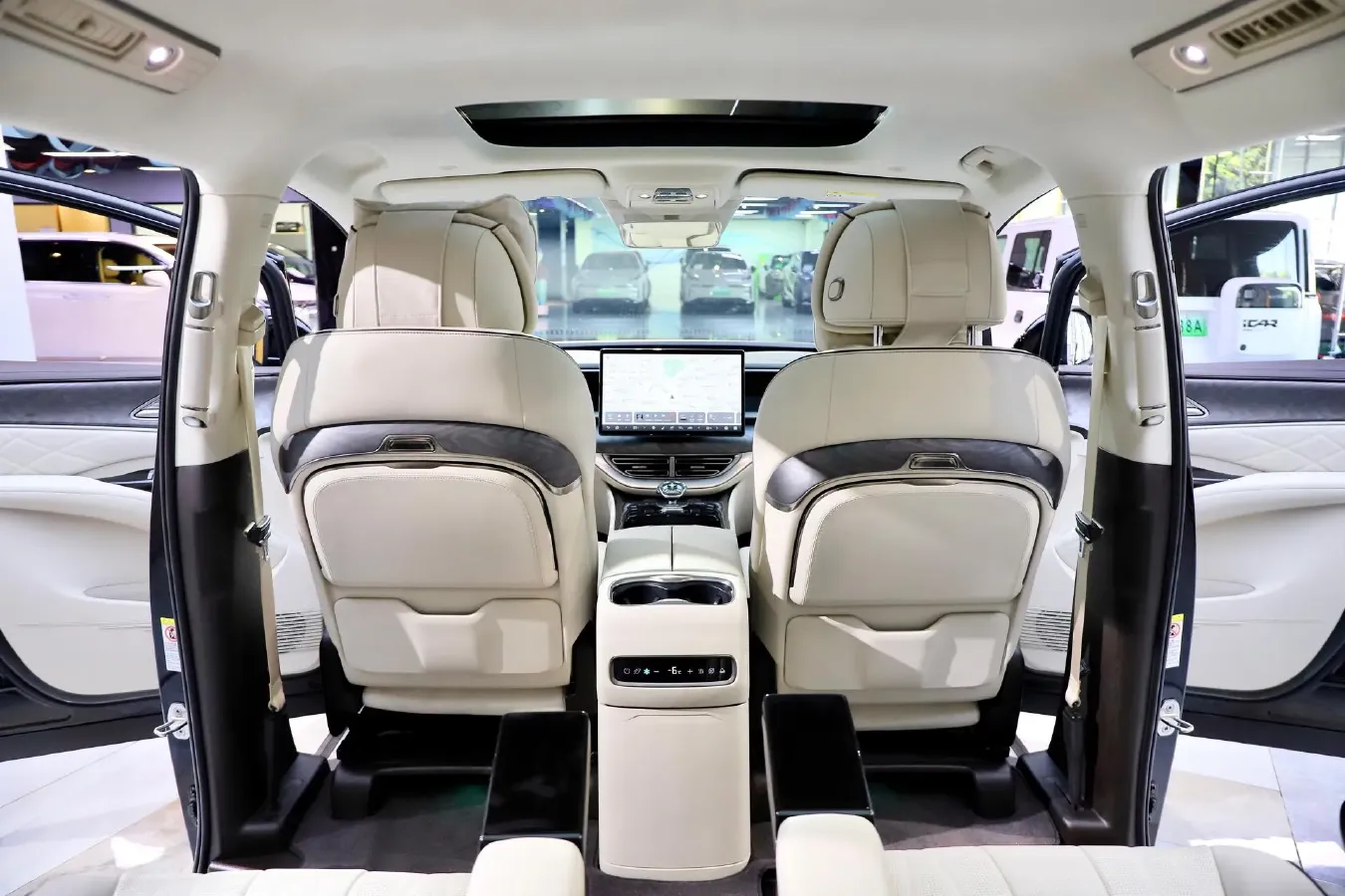 2024 Denza D9 1.5T 139HP L4 E-CVT PHEV 40KWH,autocango,china used car exporter,china ev exporter,chinese used car exporter,chinese used ev exporter