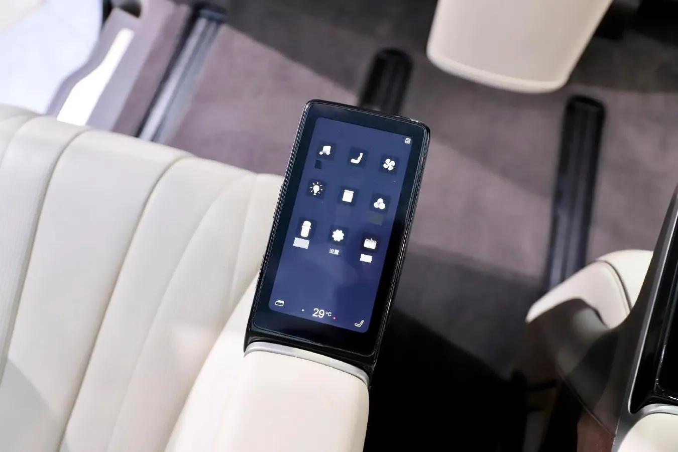 2024 Denza D9 1.5T 139HP L4 E-CVT PHEV 40KWH,autocango,china used car exporter,china ev exporter,chinese used car exporter,chinese used ev exporter