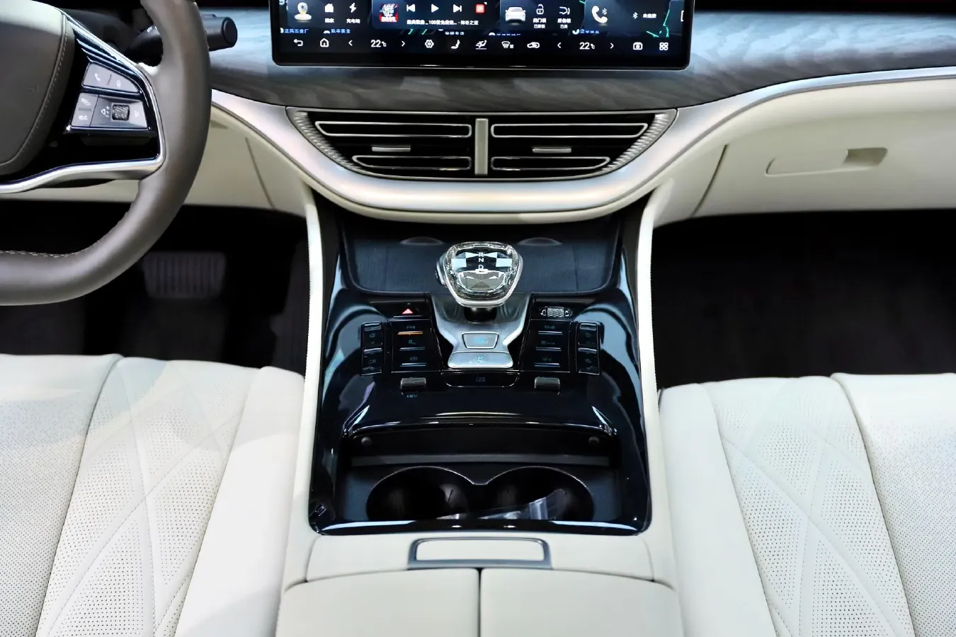 2024 Denza D9 1.5T 139HP L4 E-CVT PHEV 40KWH,autocango,china used car exporter,china ev exporter,chinese used car exporter,chinese used ev exporter