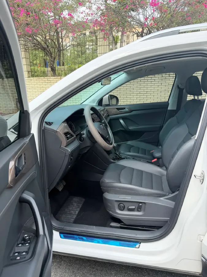 2020 Volkswagen Tharu 2.0T 186HP L4 7DCT,autocango,china used car exporter,china ev exporter,chinese used car exporter,chinese used ev exporter