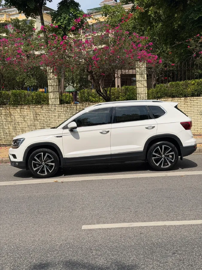 2020 Volkswagen Tharu 2.0T 186HP L4 7DCT,autocango,china used car exporter,china ev exporter,chinese used car exporter,chinese used ev exporter
