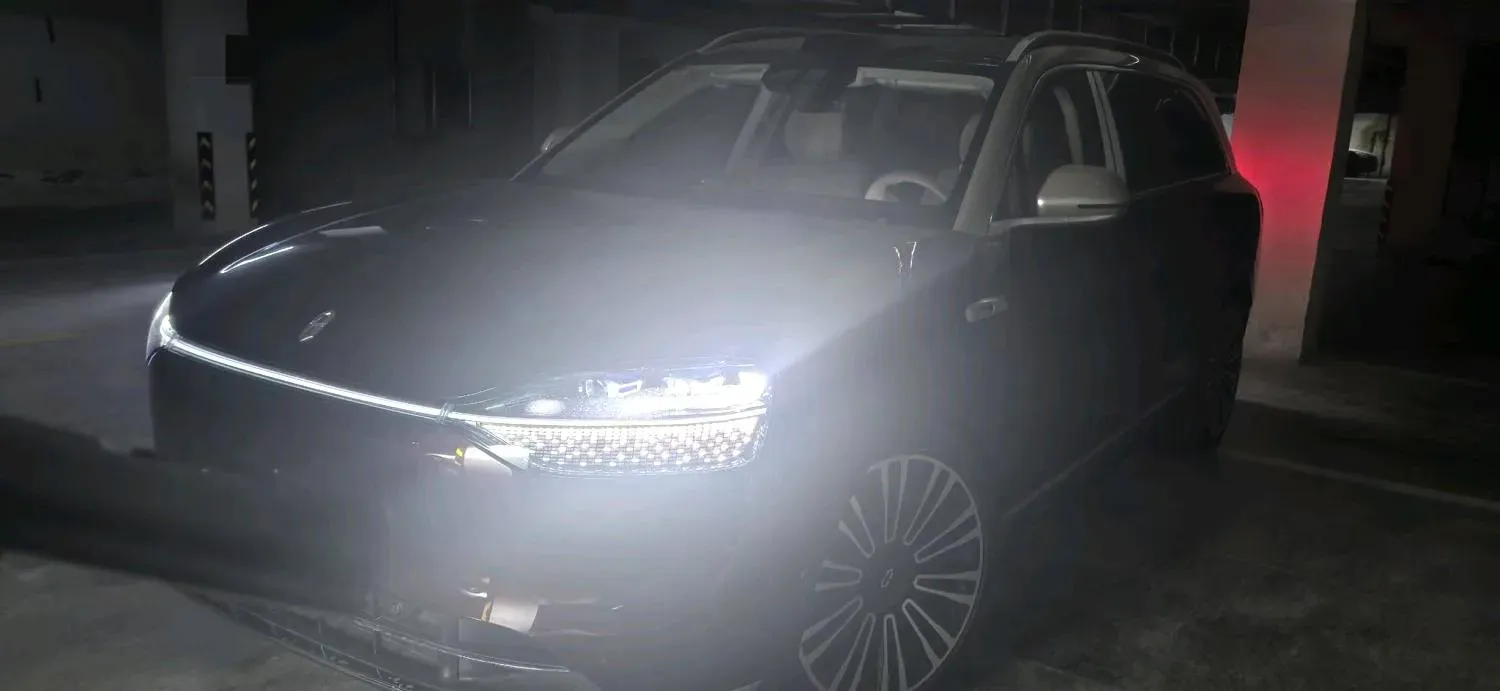 2025 AITO AITO M9 REEV 160HP REEV 52KWH,autocango,china used car exporter,china ev exporter,chinese used car exporter,chinese used ev exporter