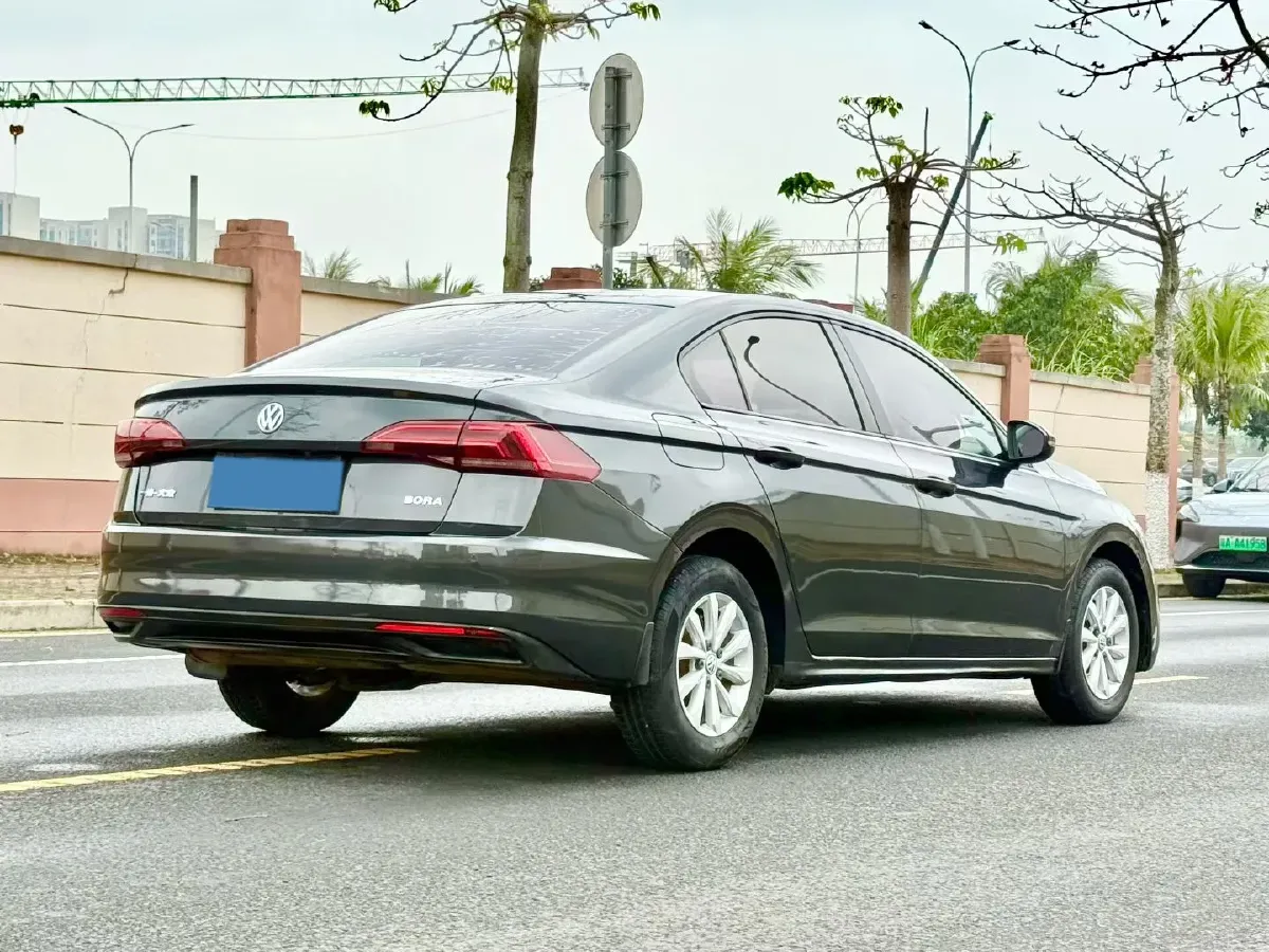 2019 Bestune T77 1.2T 143HP L4 7DCT,autocango,china used car exporter,china ev exporter,chinese used car exporter,chinese used ev exporter