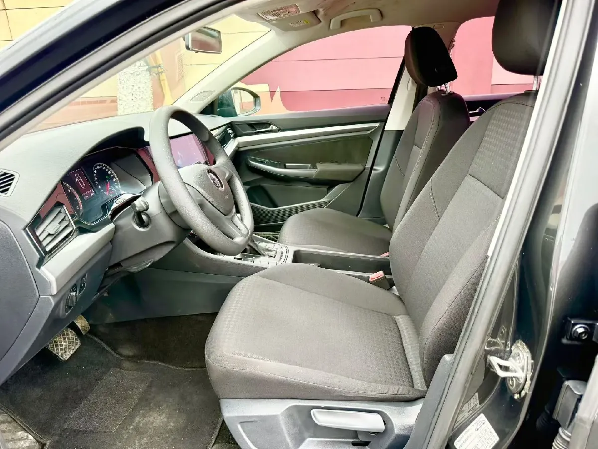 2019 Bestune T77 1.2T 143HP L4 7DCT,autocango,china used car exporter,china ev exporter,chinese used car exporter,chinese used ev exporter