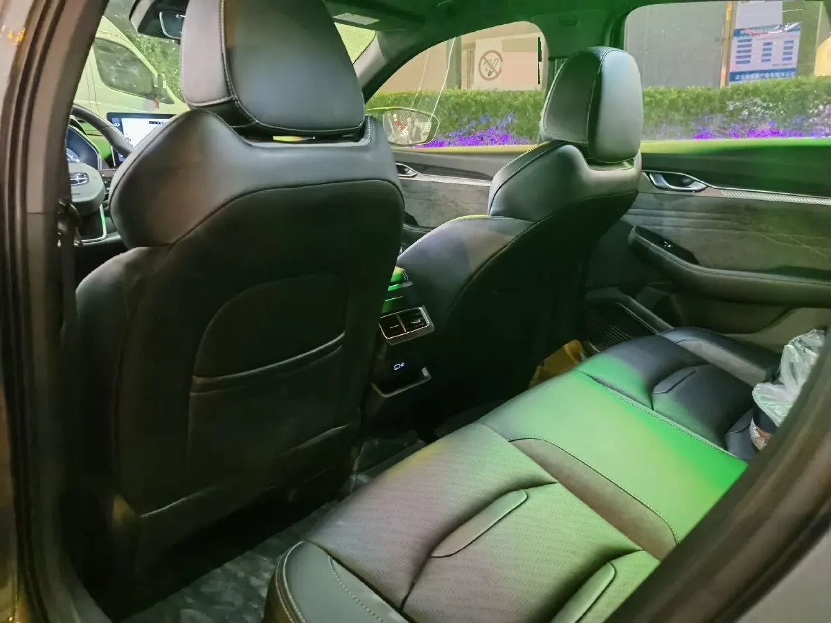 2023 Geely Preface 2.0T 190HP L4 7DCT,autocango,china used car exporter,china ev exporter,chinese used car exporter,chinese used ev exporter