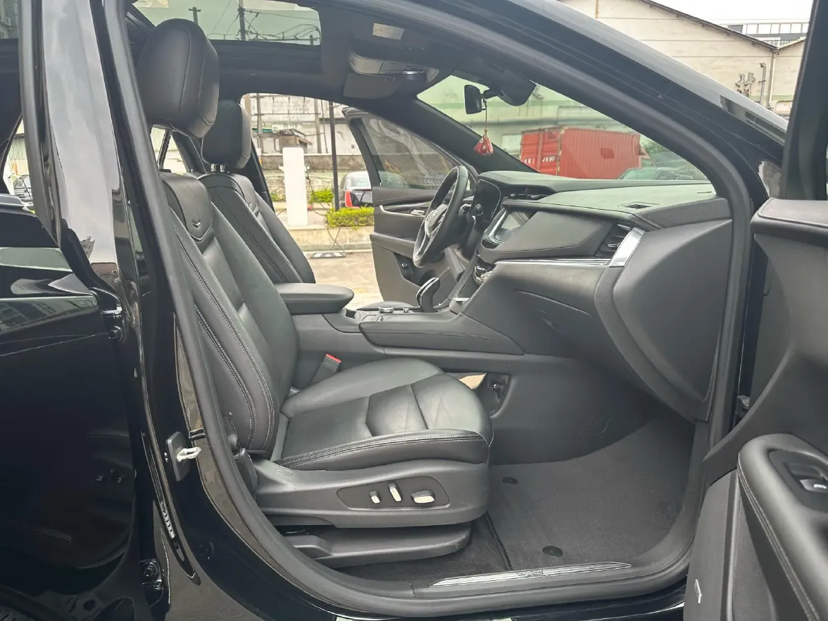 2020 Cadillac XT5 2.0T 241HP L4 9AT,autocango,china used car exporter,china ev exporter,chinese used car exporter,chinese used ev exporter