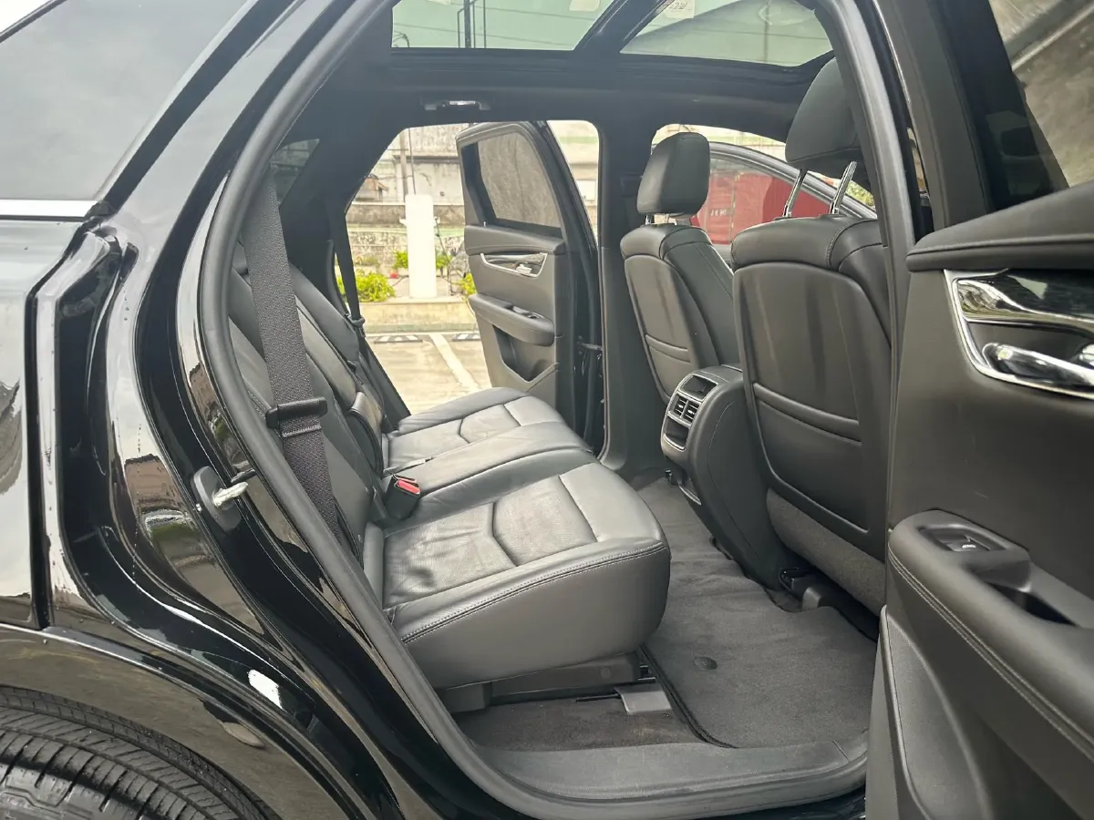 2020 Cadillac XT5 2.0T 241HP L4 9AT,autocango,china used car exporter,china ev exporter,chinese used car exporter,chinese used ev exporter