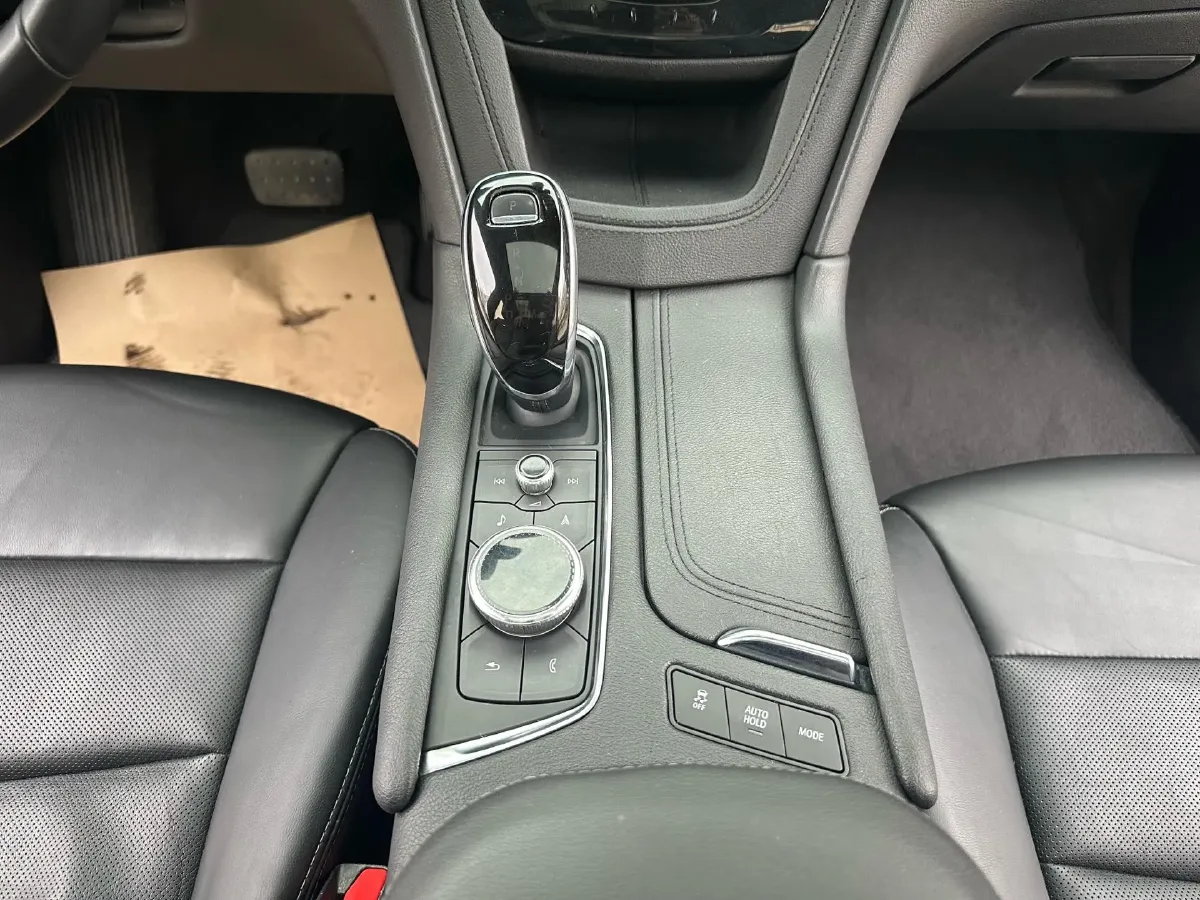 2020 Cadillac XT5 2.0T 241HP L4 9AT,autocango,china used car exporter,china ev exporter,chinese used car exporter,chinese used ev exporter