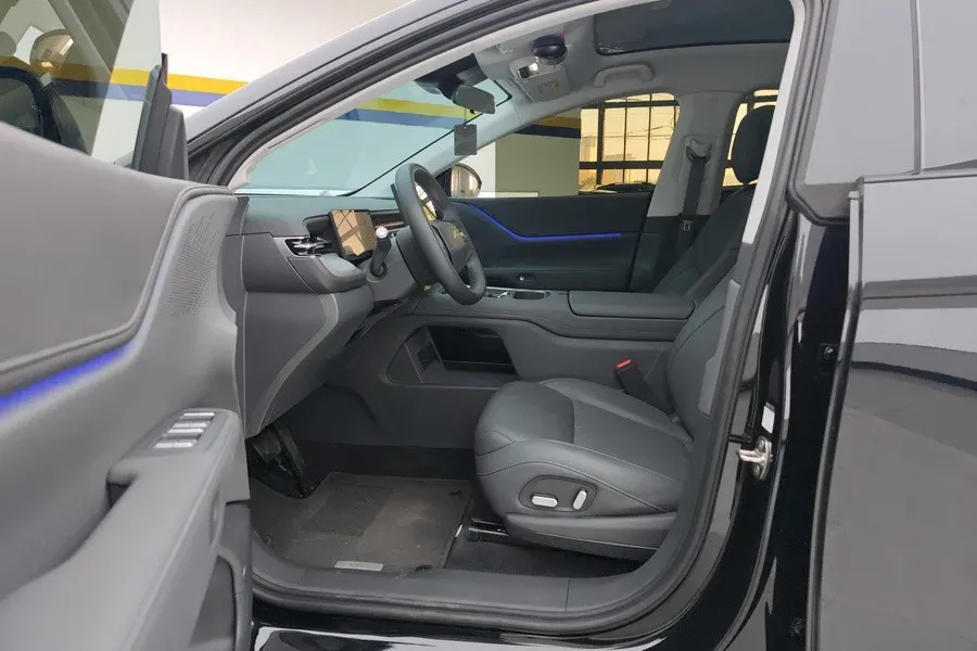 2025 Xpeng G6 BEV 68.5KWH,autocango,china used car exporter,china ev exporter,chinese used car exporter,chinese used ev exporter