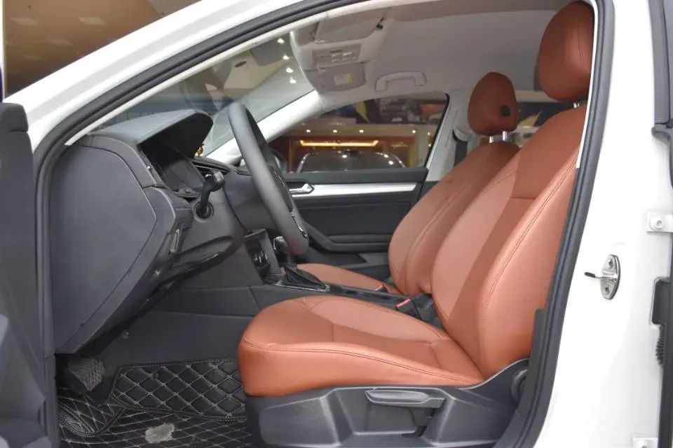 2019 Volkswagen T-Cross 1.4T 150HP L4 7DCT,autocango,china used car exporter,china ev exporter,chinese used car exporter,chinese used ev exporter