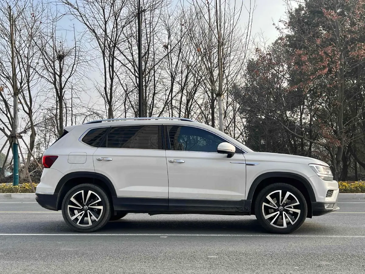 2022 Volkswagen Tharu 2.0T 186HP L4 7DCT,autocango,china used car exporter,china ev exporter,chinese used car exporter,chinese used ev exporter