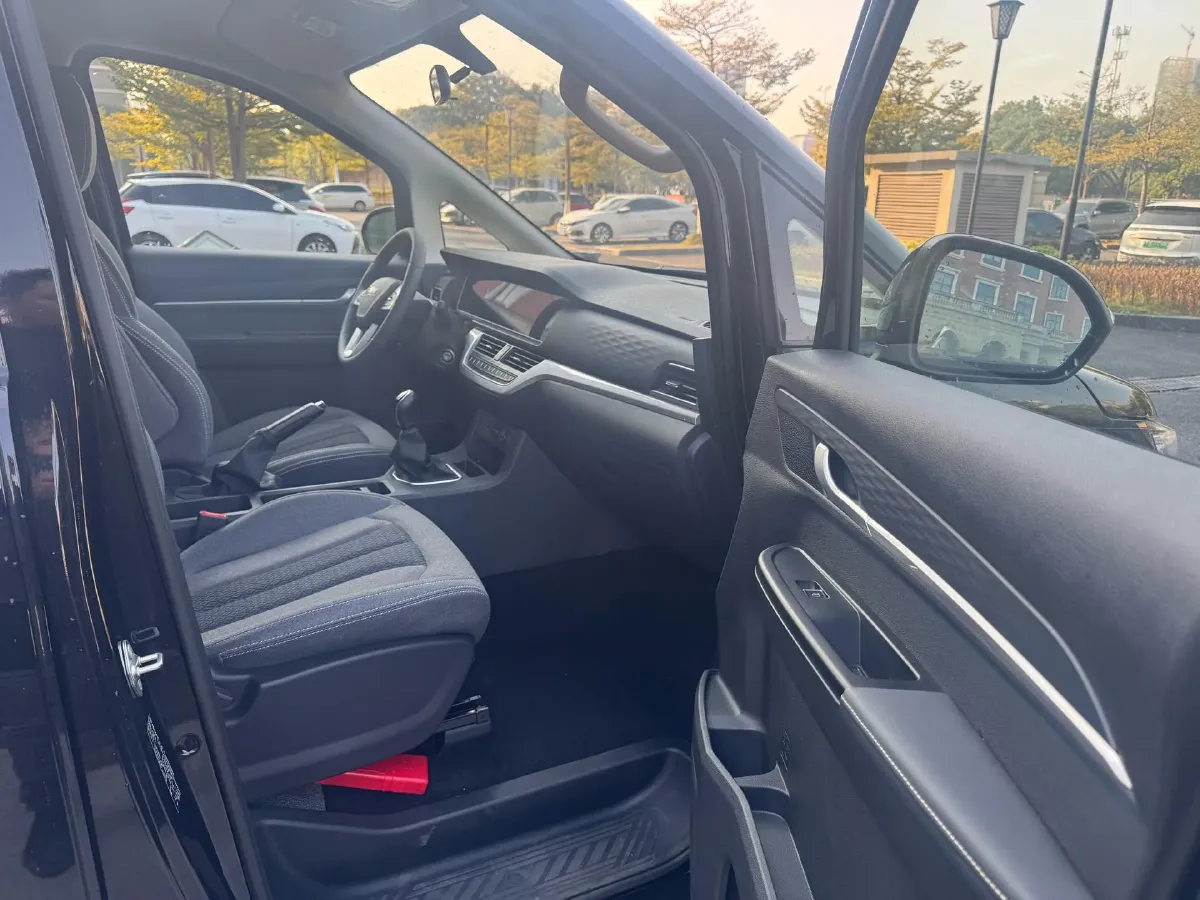 2025 BAW RuiSheng Trump M7 1.6L 124HP L4 5MT,autocango,china used car exporter,china ev exporter,chinese used car exporter,chinese used ev exporter