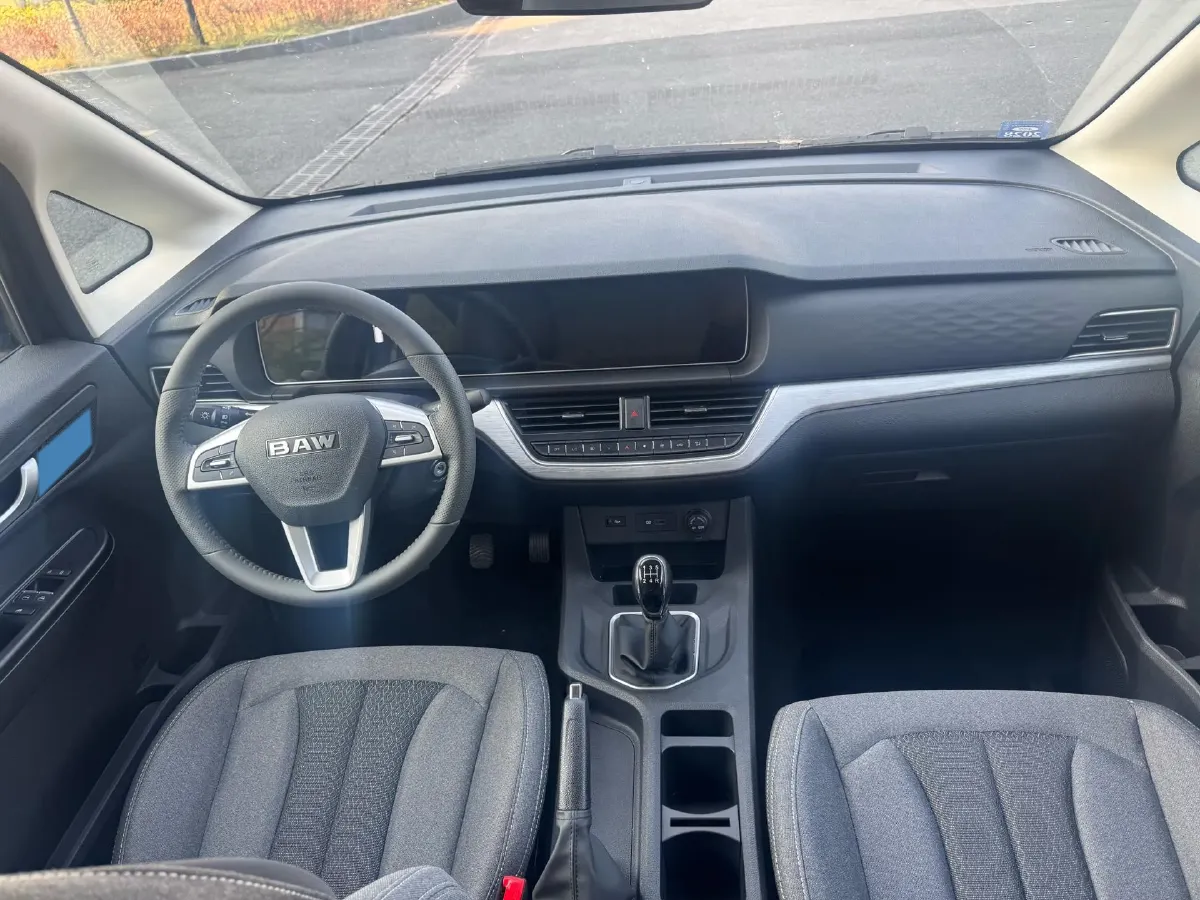 2025 BAW RuiSheng Trump M7 1.6L 124HP L4 5MT,autocango,china used car exporter,china ev exporter,chinese used car exporter,chinese used ev exporter