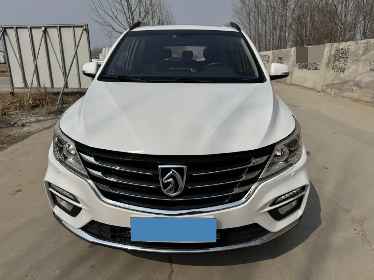 2017 BaoJun 560 1.5T 150HP L4 6DCT,autocango,china used car exporter,china ev exporter,chinese used car exporter,chinese used ev exporter