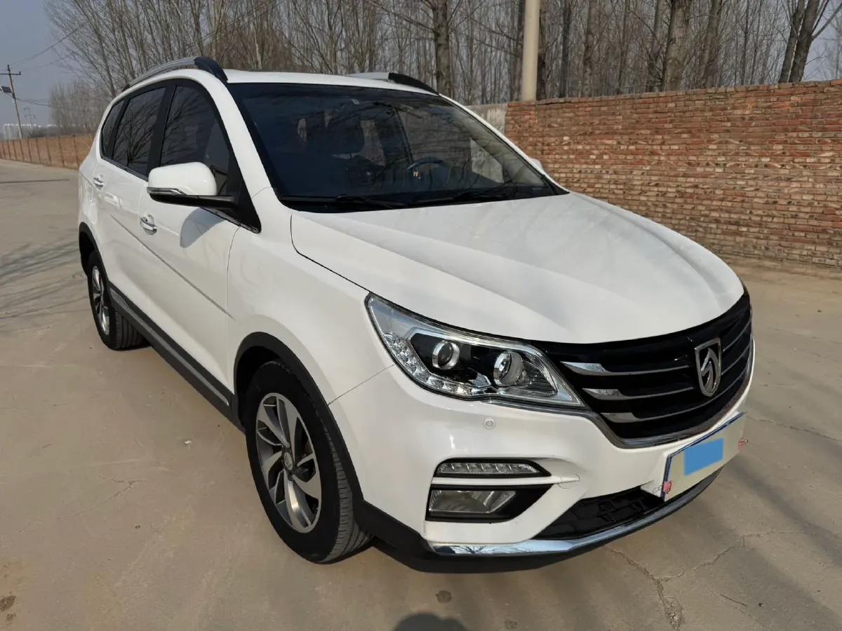2017 BaoJun 560 1.5T 150HP L4 6DCT,autocango,china used car exporter,china ev exporter,chinese used car exporter,chinese used ev exporter