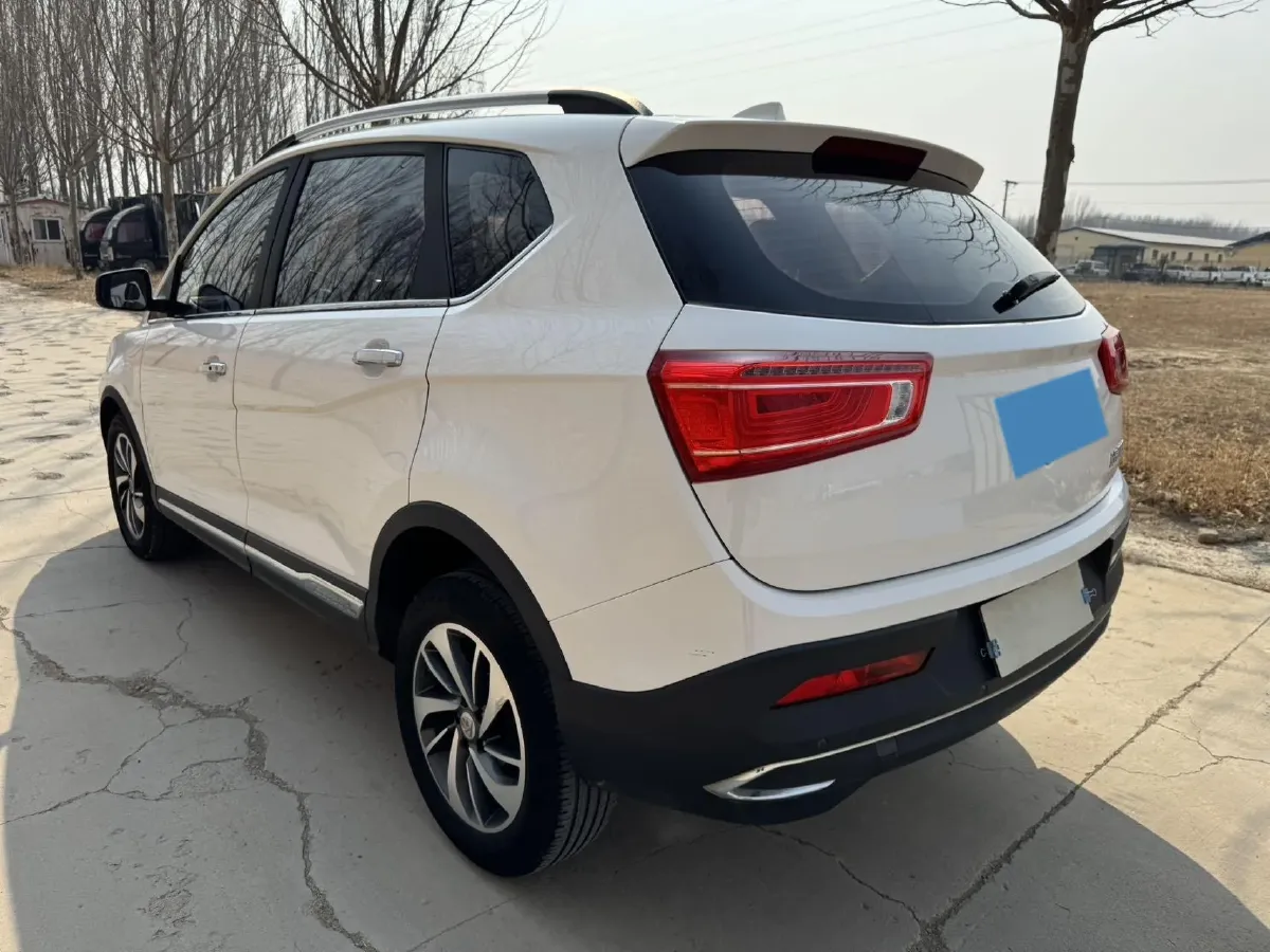 2017 BaoJun 560 1.5T 150HP L4 6DCT,autocango,china used car exporter,china ev exporter,chinese used car exporter,chinese used ev exporter