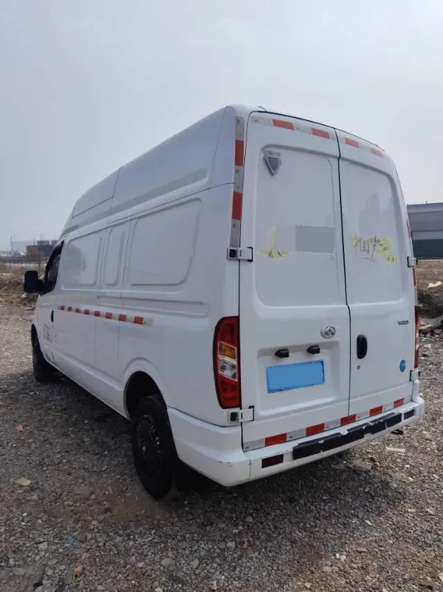 2023 MAXUS XinTu V80 2.0T 127HP L4 6MT,autocango,china used car exporter,china ev exporter,chinese used car exporter,chinese used ev exporter