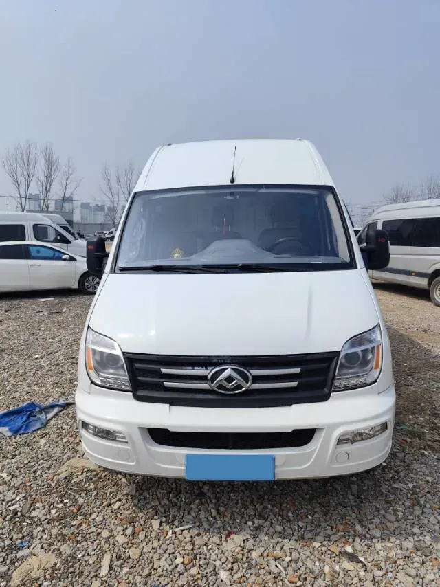 2023 MAXUS XinTu V80 2.0T 127HP L4 6MT,autocango,china used car exporter,china ev exporter,chinese used car exporter,chinese used ev exporter