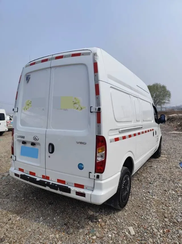 2023 MAXUS XinTu V80 2.0T 127HP L4 6MT,autocango,china used car exporter,china ev exporter,chinese used car exporter,chinese used ev exporter