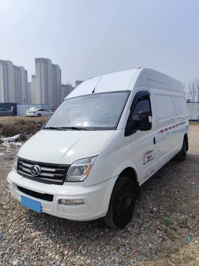 2023 MAXUS XinTu V80 2.0T 127HP L4 6MT,autocango,china used car exporter,china ev exporter,chinese used car exporter,chinese used ev exporter