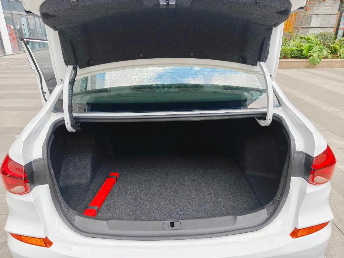 2020 Chevrolet Monza 1.0T 125HP L3 6DCT,autocango,china used car exporter,china ev exporter,chinese used car exporter,chinese used ev exporter