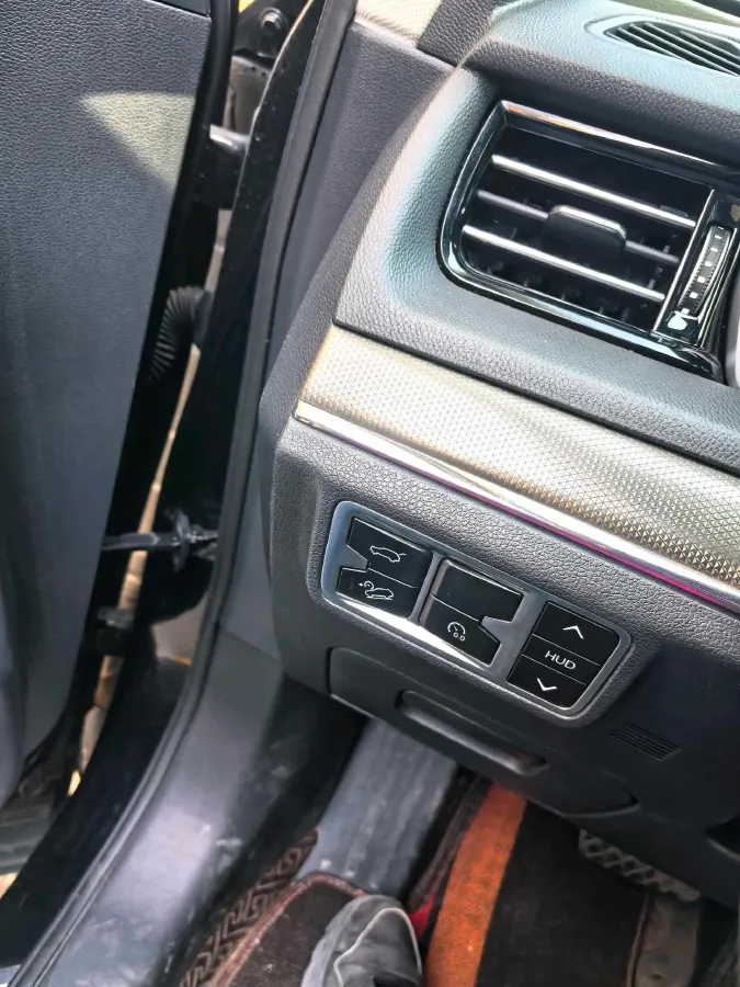 2022 HongQi HS5 2.0T 224HP L4 6AT,autocango,china used car exporter,china ev exporter,chinese used car exporter,chinese used ev exporter