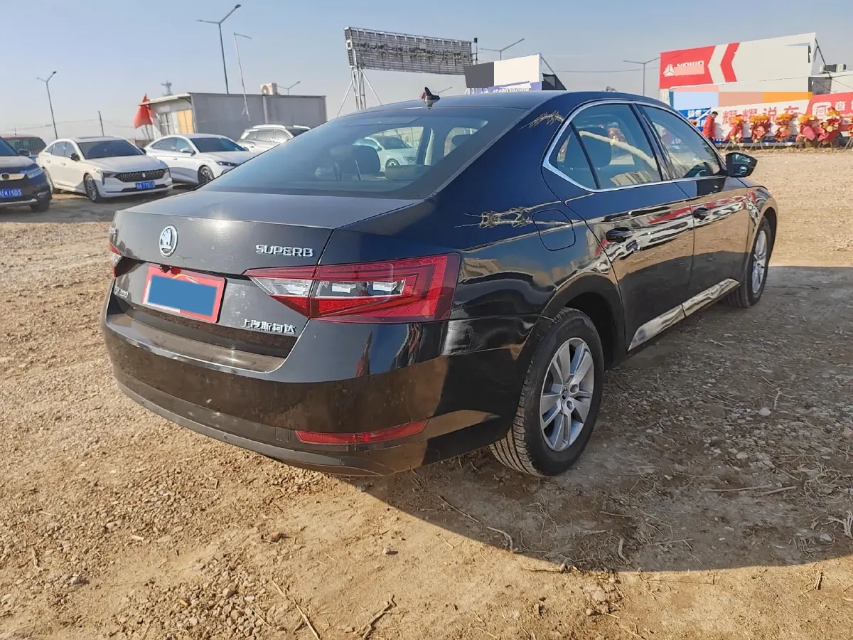 2018 Skoda Superb 1.8T 180HP L4 7DCT,autocango,china used car exporter,china ev exporter,chinese used car exporter,chinese used ev exporter