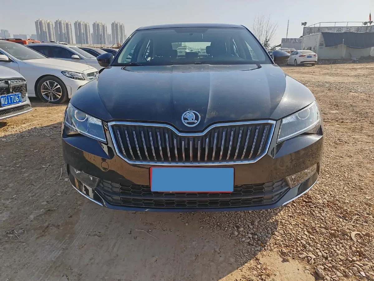 2018 Skoda Superb 1.8T 180HP L4 7DCT,autocango,china used car exporter,china ev exporter,chinese used car exporter,chinese used ev exporter