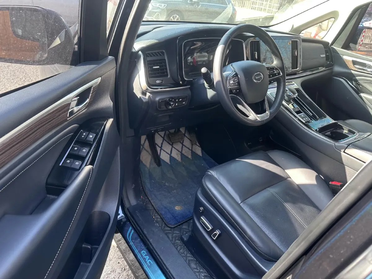 2021 GAC Trumpchi M8 2.0T 252HP L4 8AT,autocango,china used car exporter,china ev exporter,chinese used car exporter,chinese used ev exporter