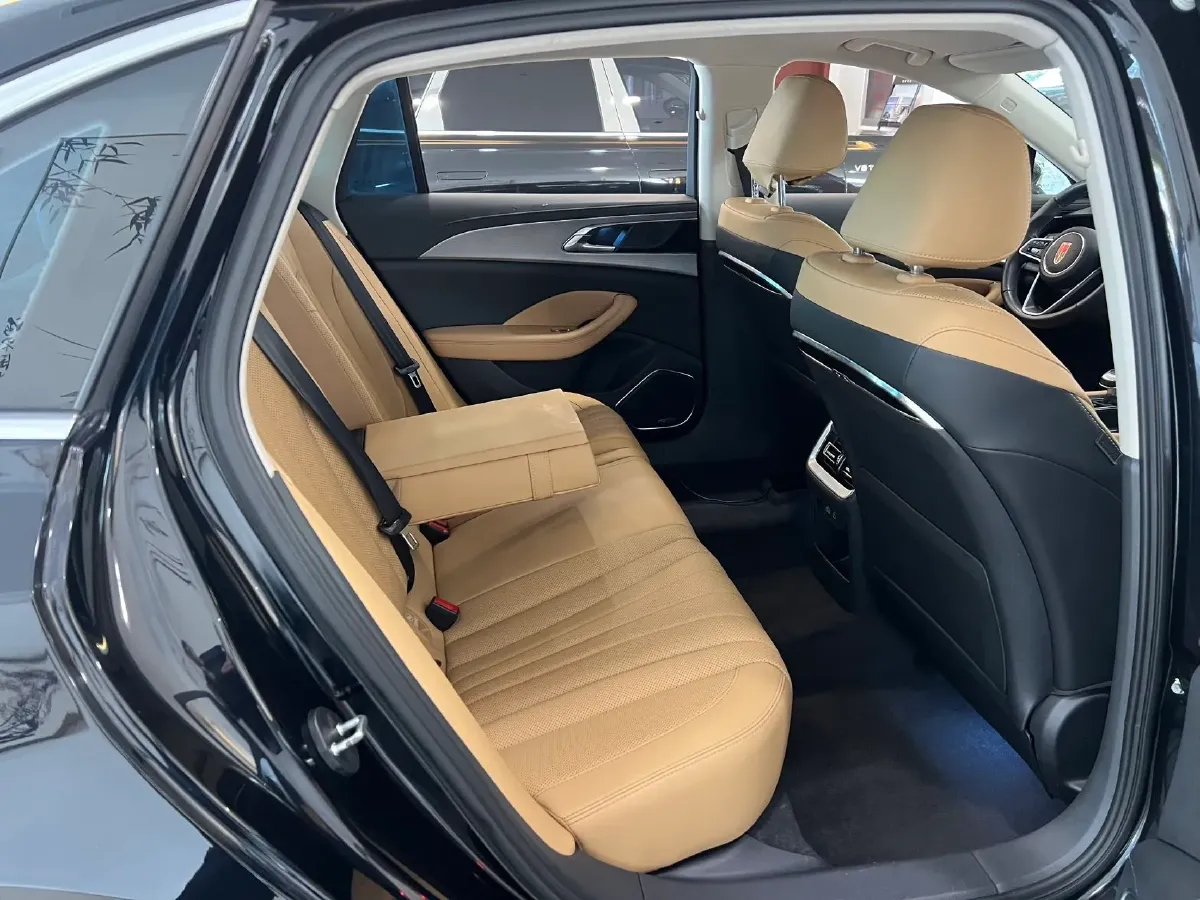 2023 HongQi H5 2.0T 224HP L4 8AT,autocango,china used car exporter,china ev exporter,chinese used car exporter,chinese used ev exporter