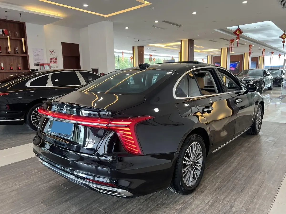 2023 HongQi H5 2.0T 224HP L4 8AT,autocango,china used car exporter,china ev exporter,chinese used car exporter,chinese used ev exporter