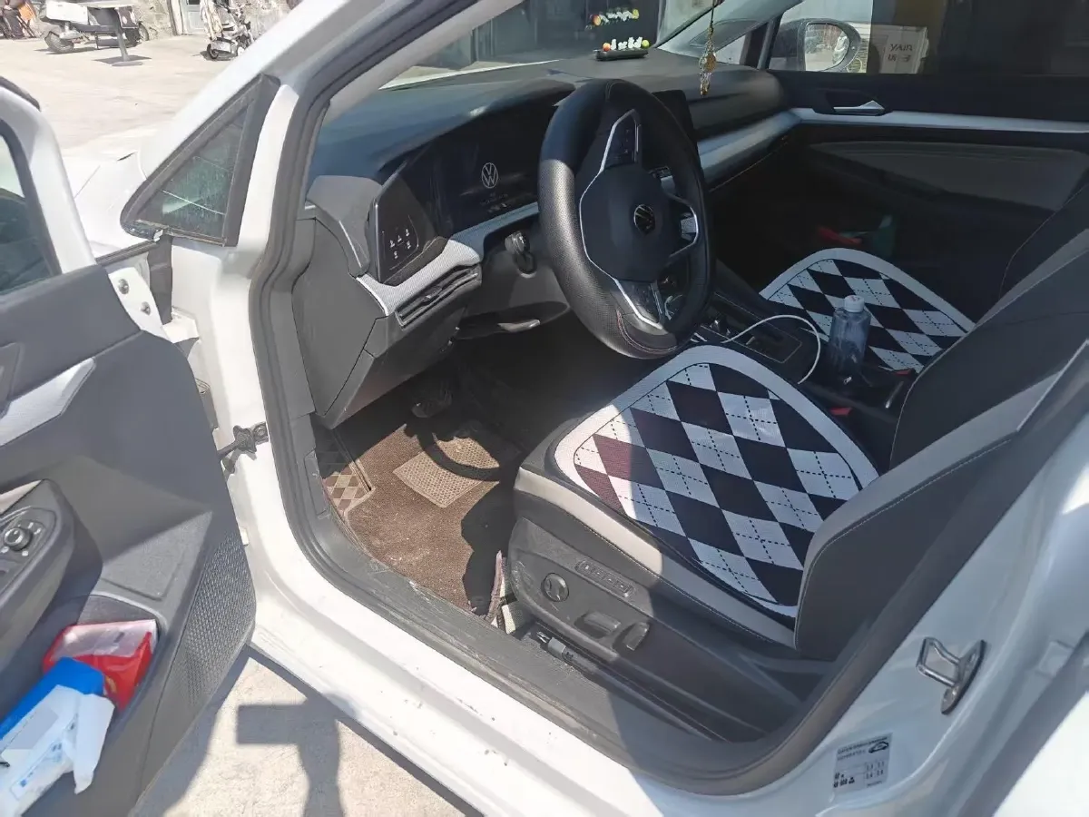 2025 Volkswagen Golf 1.5T 160HP L4 7DCT,autocango,china used car exporter,china ev exporter,chinese used car exporter,chinese used ev exporter