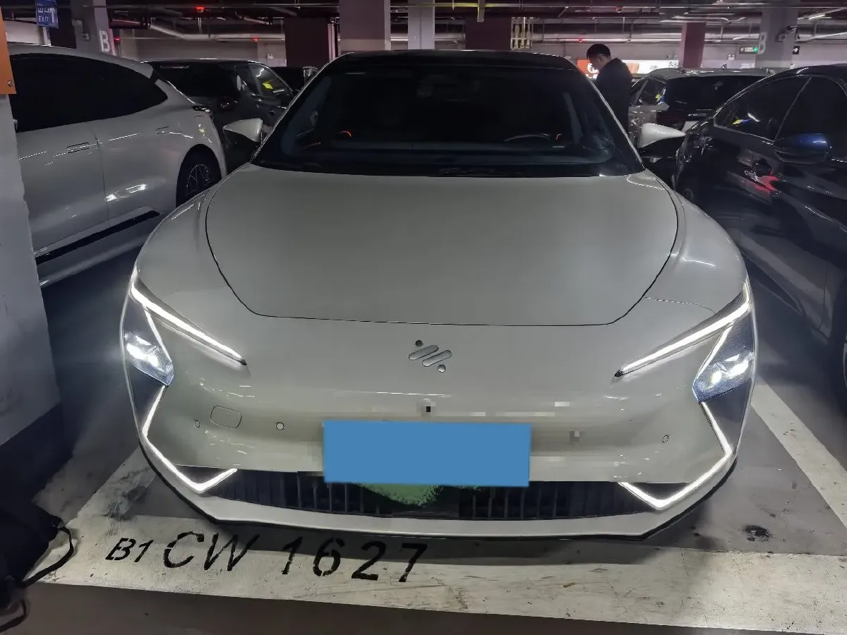 2022 IM L7 BEV 90KWH,autocango,china used car exporter,china ev exporter,chinese used car exporter,chinese used ev exporter