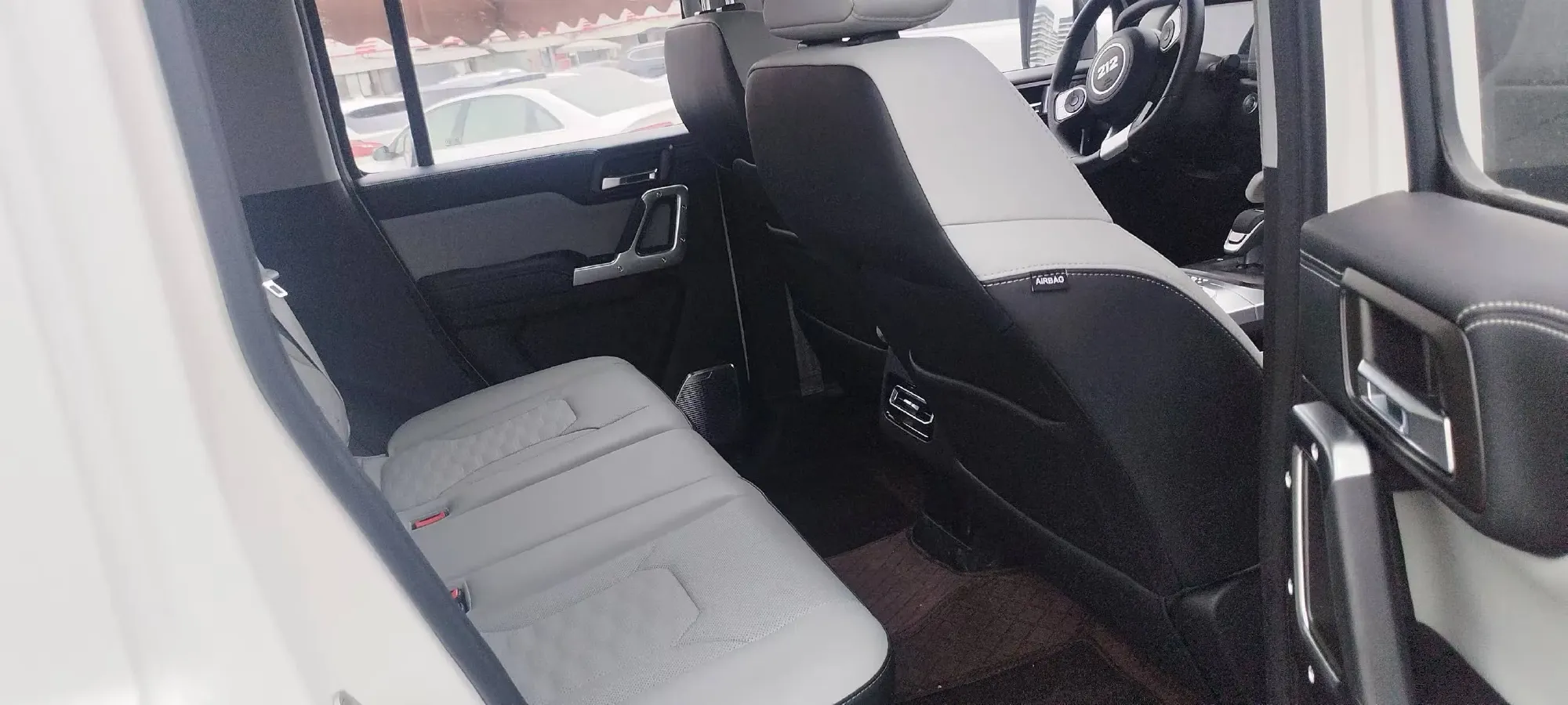 2025 212 212 T01 2.0T 170HP L4 8AT,autocango,china used car exporter,china ev exporter,chinese used car exporter,chinese used ev exporter