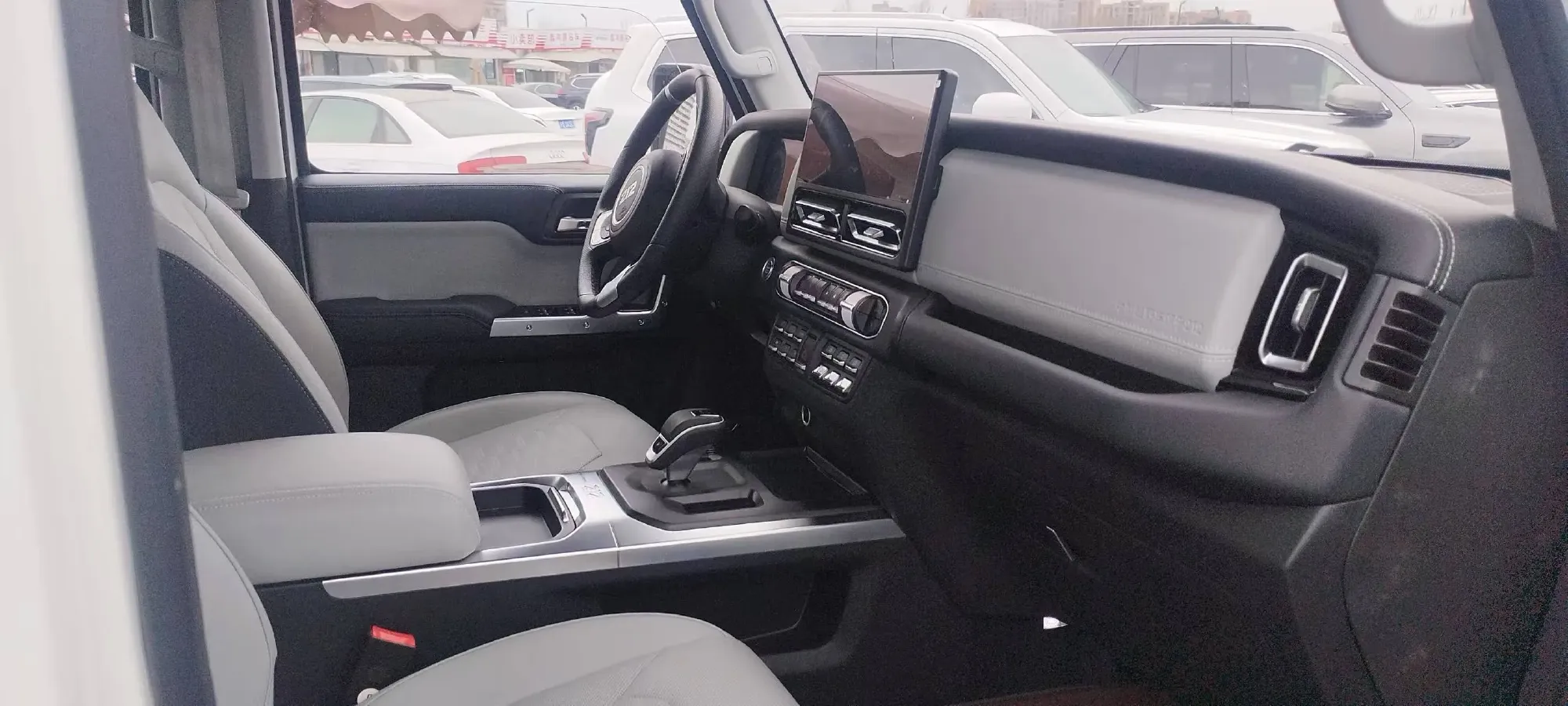 2025 212 212 T01 2.0T 170HP L4 8AT,autocango,china used car exporter,china ev exporter,chinese used car exporter,chinese used ev exporter