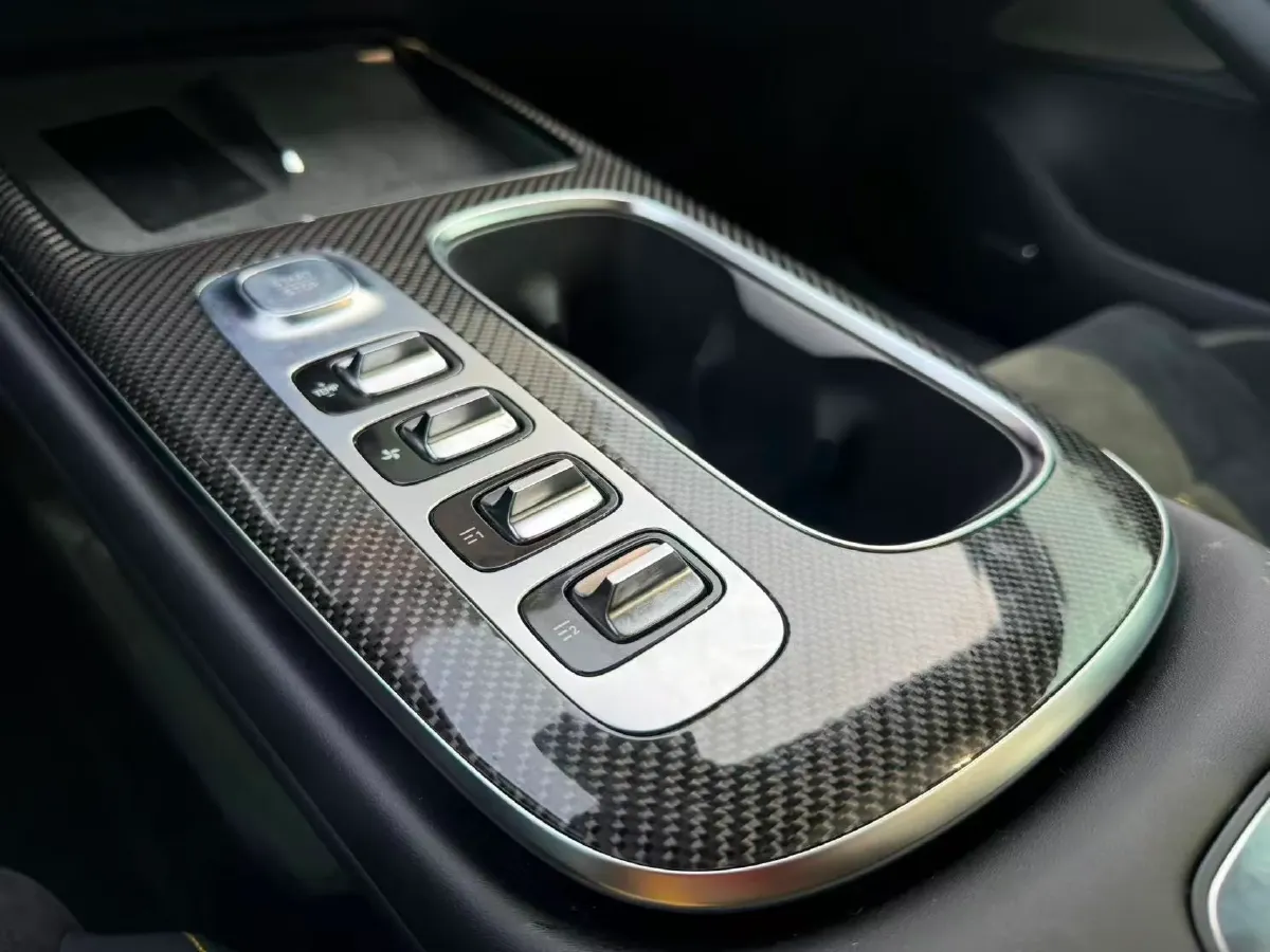 2025 MI SU7 Ultra BEV 93.7KWH,autocango,china used car exporter,china ev exporter,chinese used car exporter,chinese used ev exporter