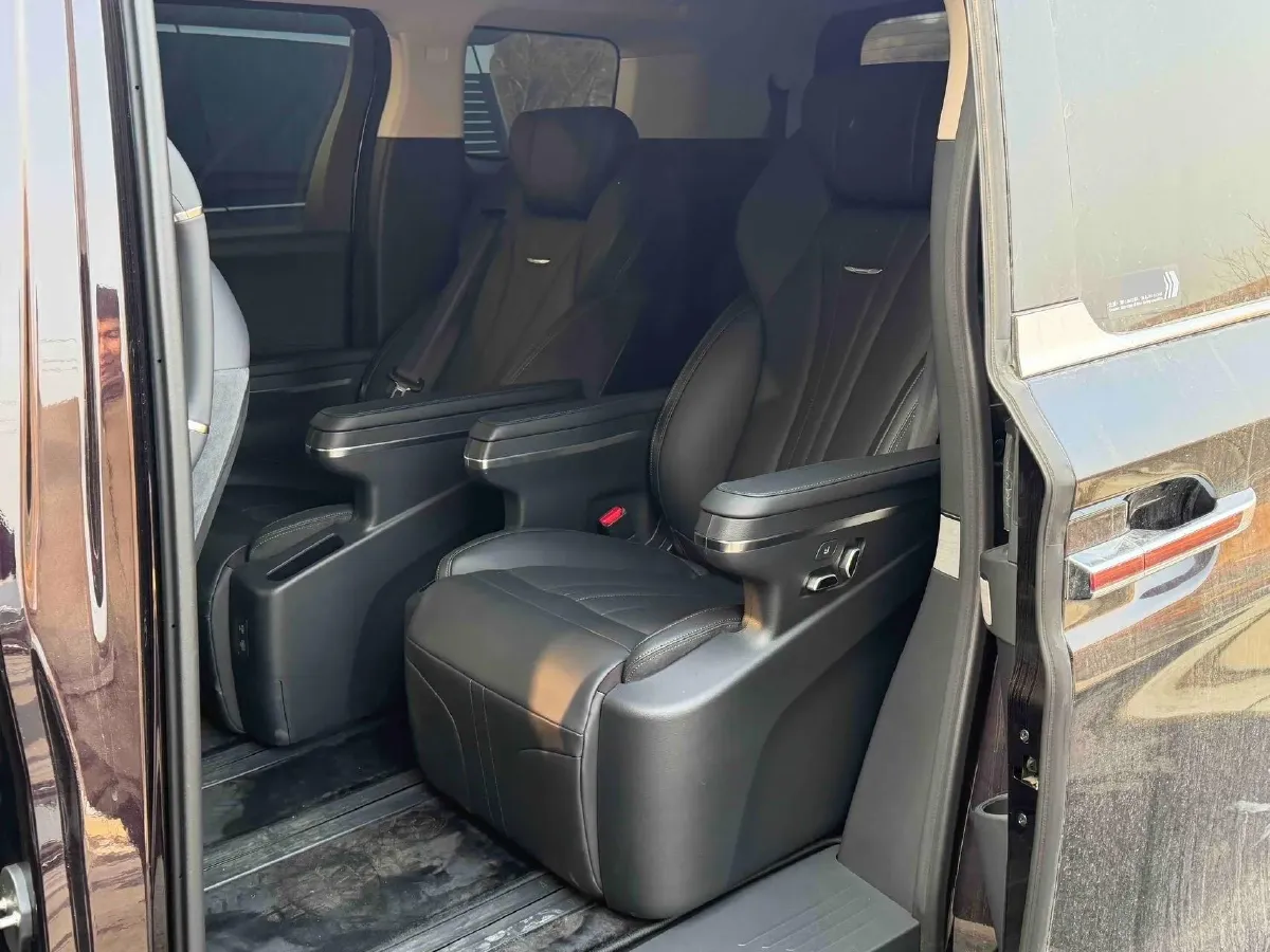 2024 HongQi HQ9 2.0T 163HP L4 1DHT PHEV 20.14KWH,autocango,china used car exporter,china ev exporter,chinese used car exporter,chinese used ev exporter