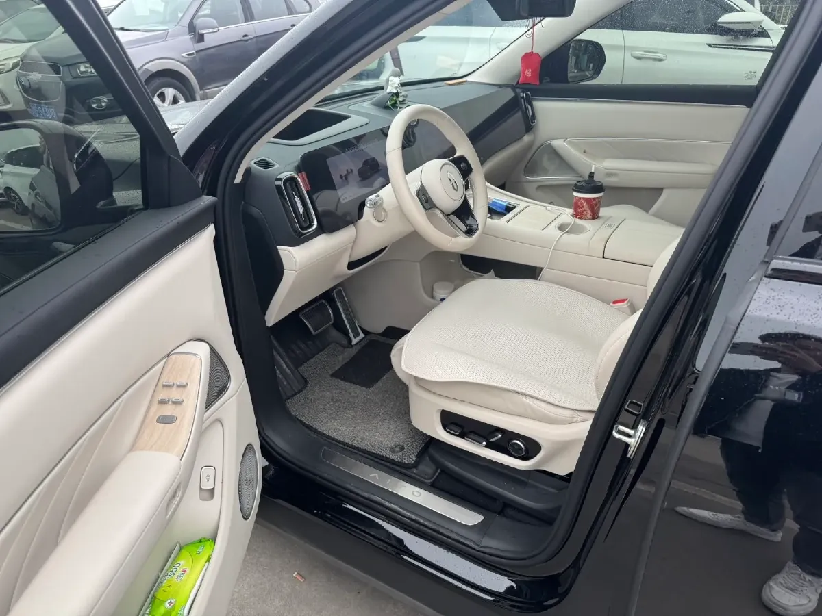 2025 AITO AITO M8 BEV,autocango,china used car exporter,china ev exporter,chinese used car exporter,chinese used ev exporter