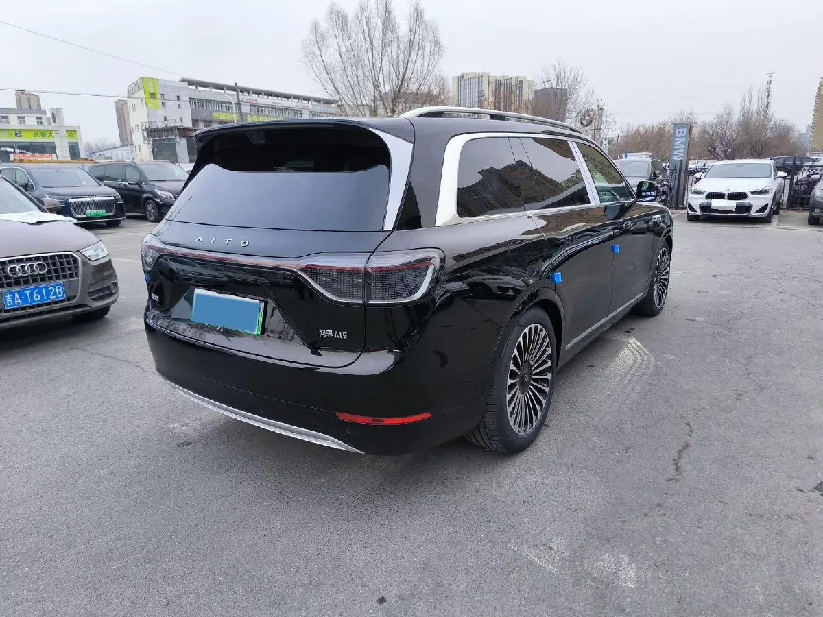 2025 AITO AITO M9 REEV 160HP REEV 52KWH,autocango,china used car exporter,china ev exporter,chinese used car exporter,chinese used ev exporter