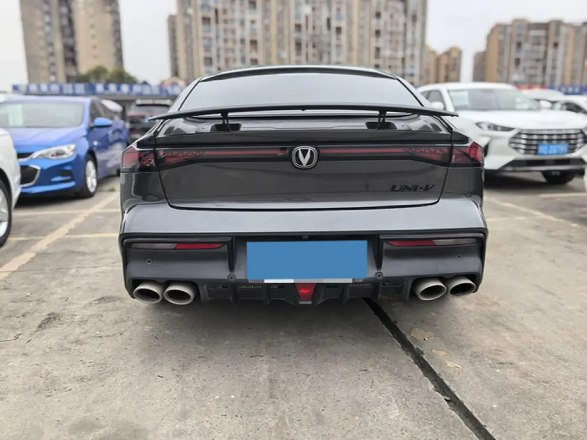 2022 ChangAn UNI-V 2.0T 233HP L4 8AT,autocango,china used car exporter,china ev exporter,chinese used car exporter,chinese used ev exporter