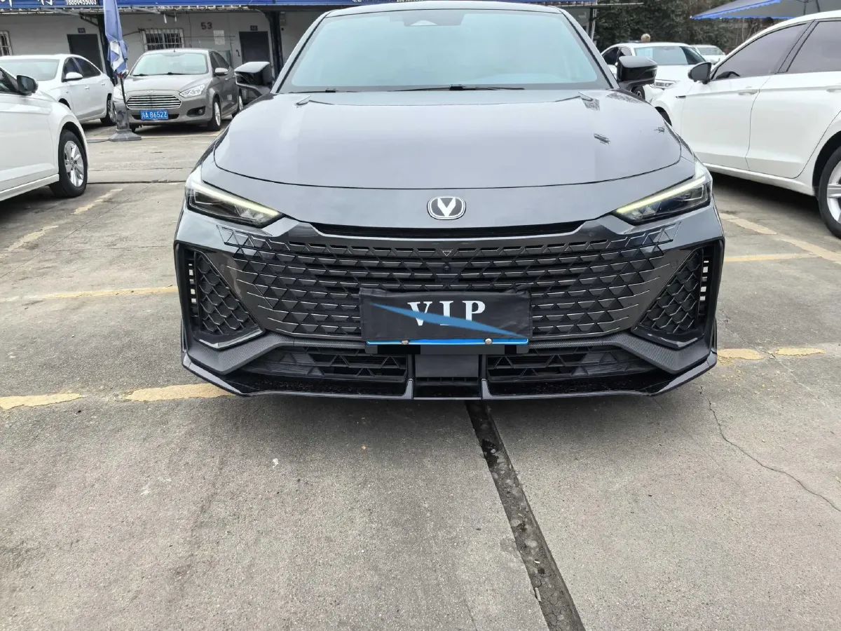 2022 ChangAn UNI-V 2.0T 233HP L4 8AT,autocango,china used car exporter,china ev exporter,chinese used car exporter,chinese used ev exporter