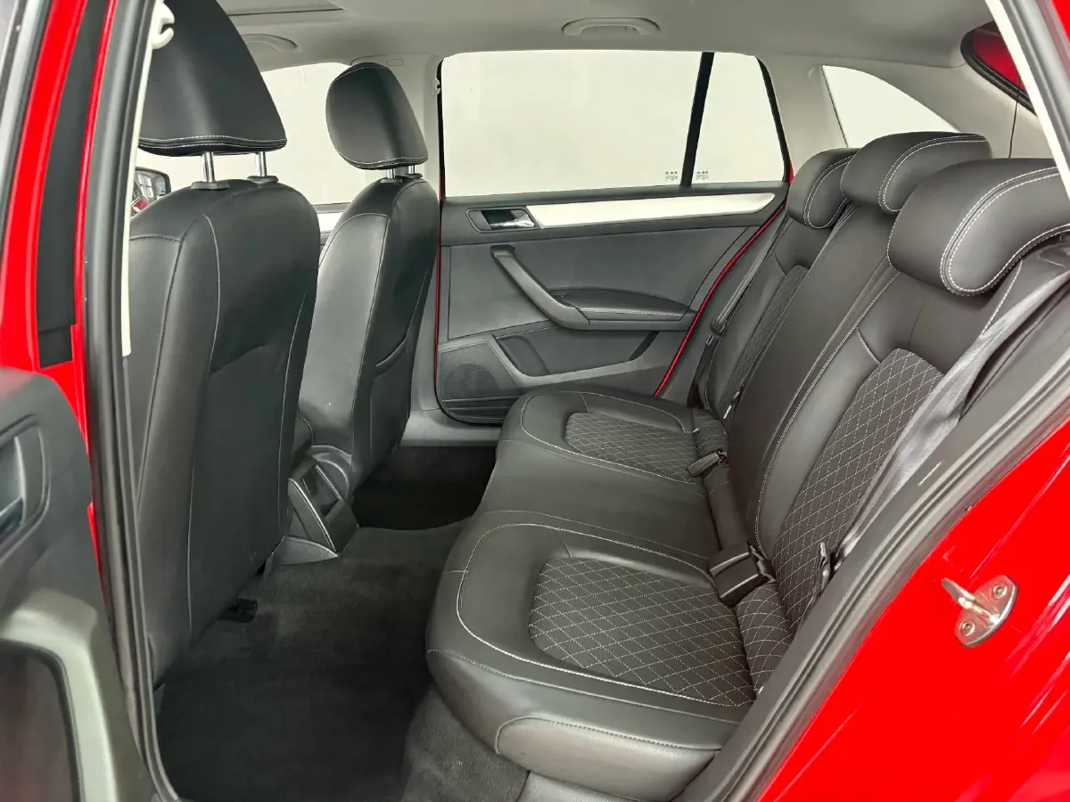 2019 Skoda Rapid Spaceback 1.5L 112HP L4 6AT,autocango,china used car exporter,china ev exporter,chinese used car exporter,chinese used ev exporter